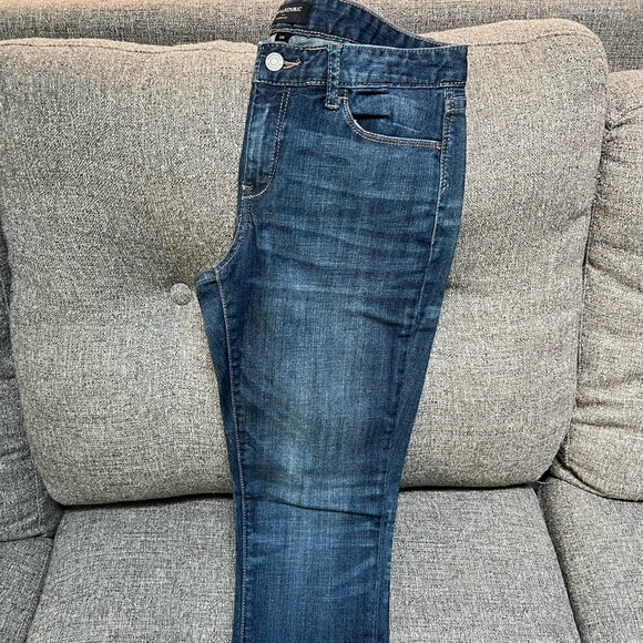 EUC Banana Republic Cuffed and Cropped Skinny Jeans - Picture 2 of 4